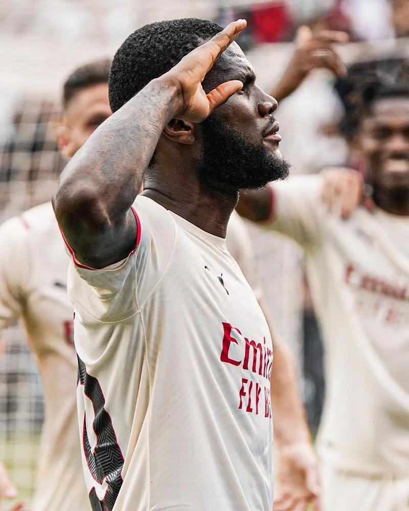 不止月最佳，杰伦-布朗值得更多东西