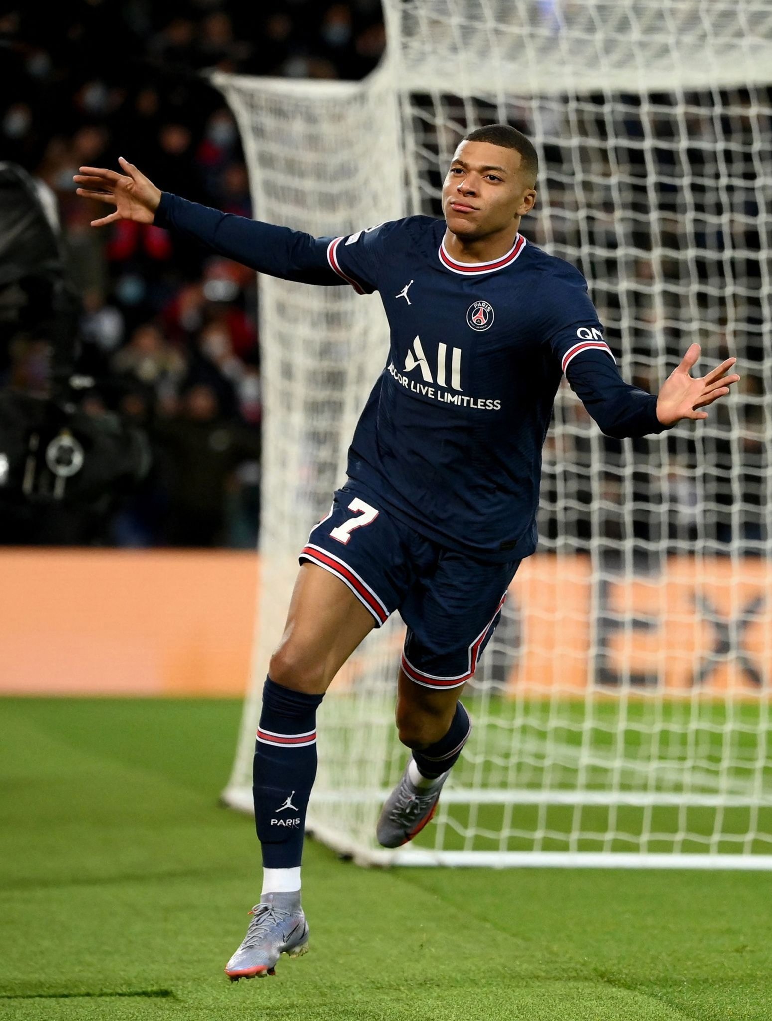 一张原价1美元的化石盔宝可梦卡牌竟卖到5万美元